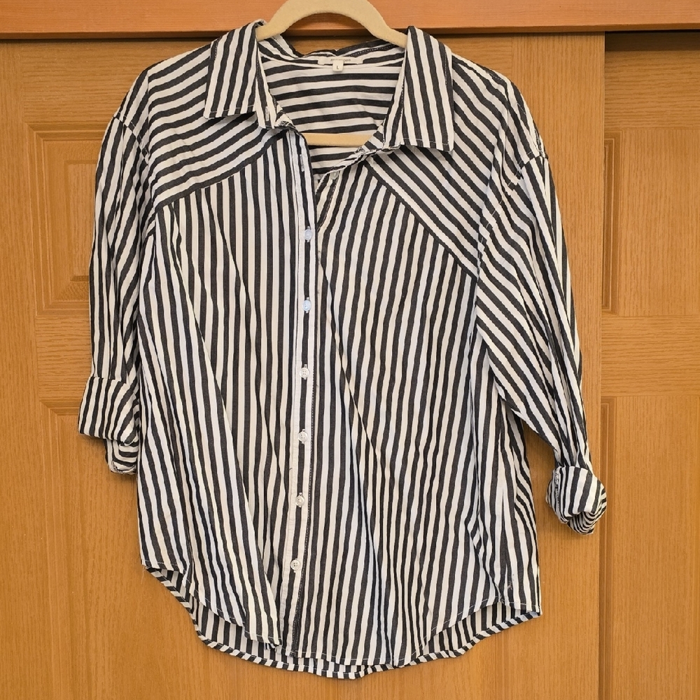 Maurices Black and White Boxy Button Down Shirt